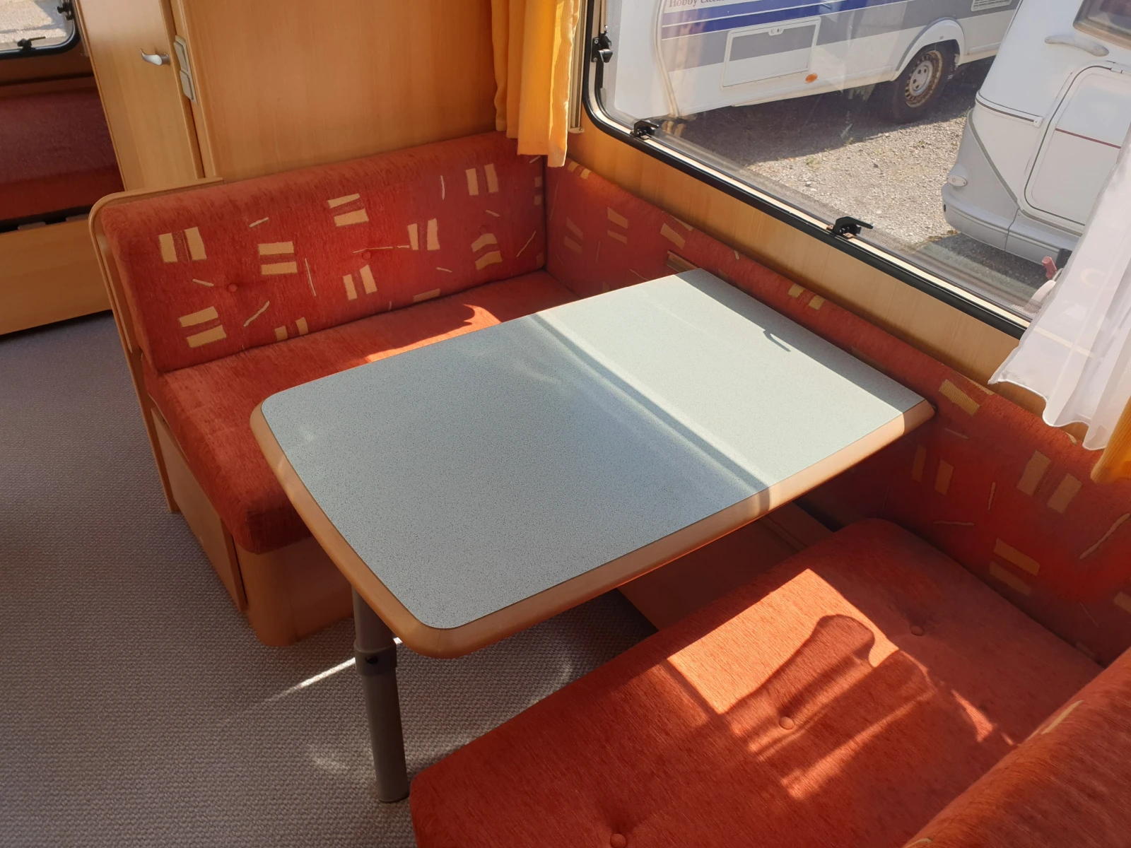 Каравана TEC 520, снимка 8 - Каравани и кемпери - 55953816