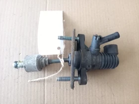 Помпа съединител горна Тойота Рав4 2.2д (н)