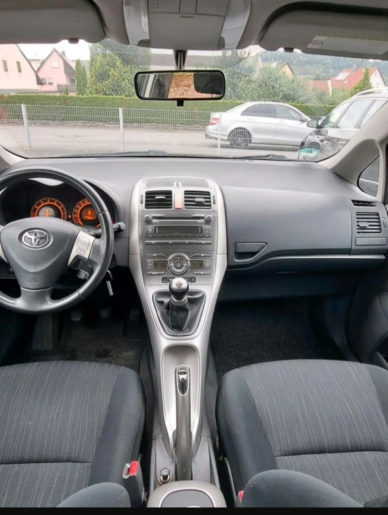 Toyota Auris 1.6 , снимка 5 - Автомобили и джипове - 47030792