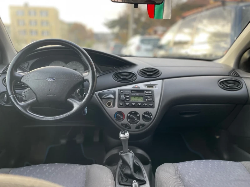 Ford Focus 1.6 i 101кс, снимка 8 - Автомобили и джипове - 48017074