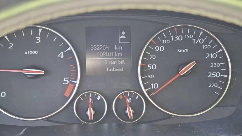 Renault Laguna Grandtur , снимка 13 - Автомобили и джипове - 50913613