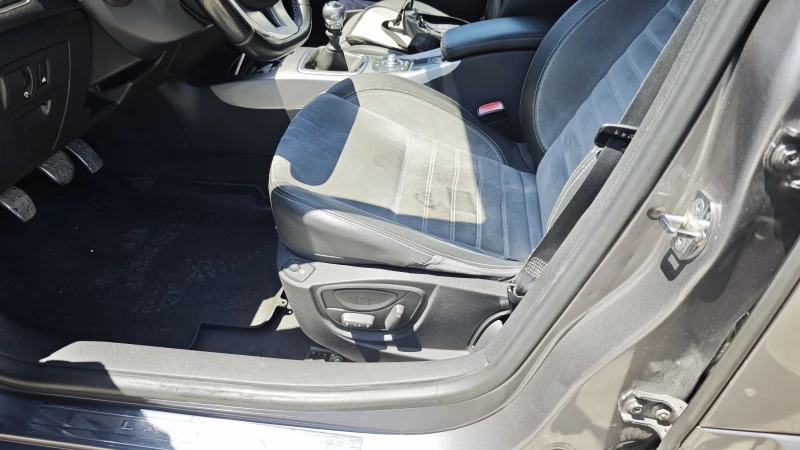 Renault Laguna Grandtur , снимка 11 - Автомобили и джипове - 50913613