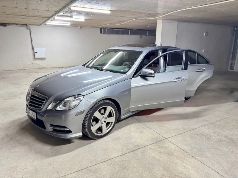 Mercedes-Benz E 300 3.5 V6 4matic, снимка 2 - Автомобили и джипове - 53091048