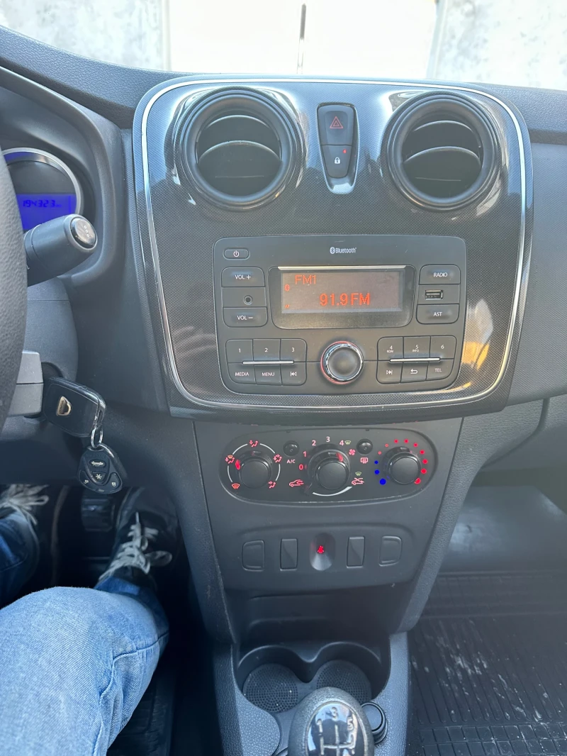 Dacia Logan LPG Klima, снимка 12 - Автомобили и джипове - 53138667