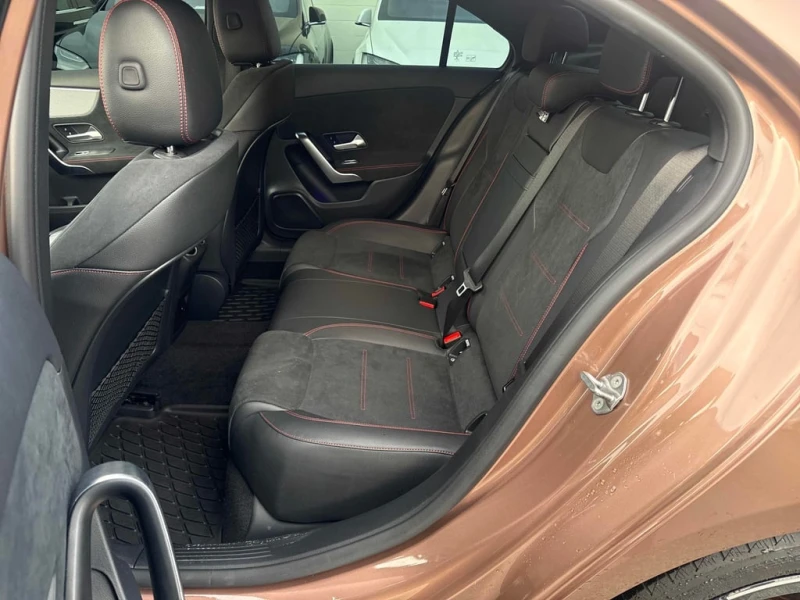 Mercedes-Benz A 220 * 4MATIC Sedan / DISTRONIC / 360 / CARFAX, снимка 10 - Автомобили и джипове - 53233767