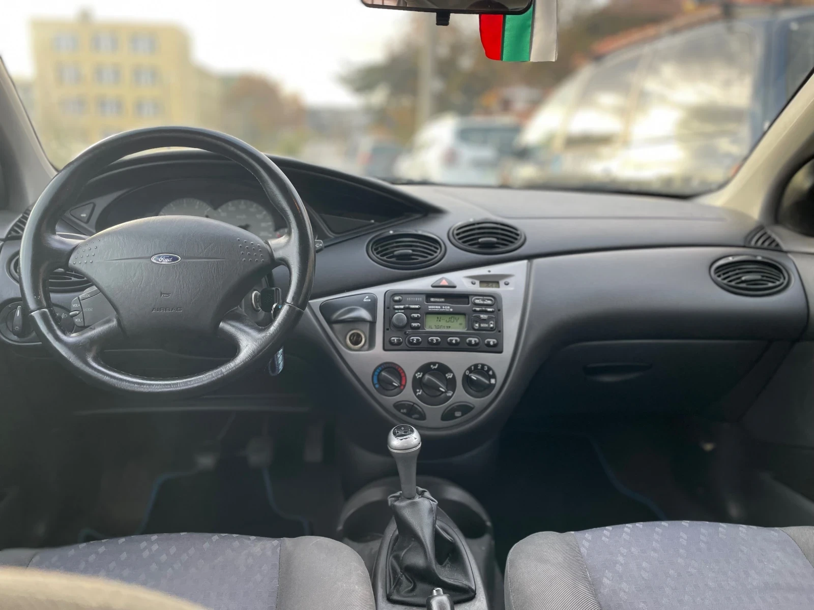 Ford Focus 1.6 i 101кс - изображение 8