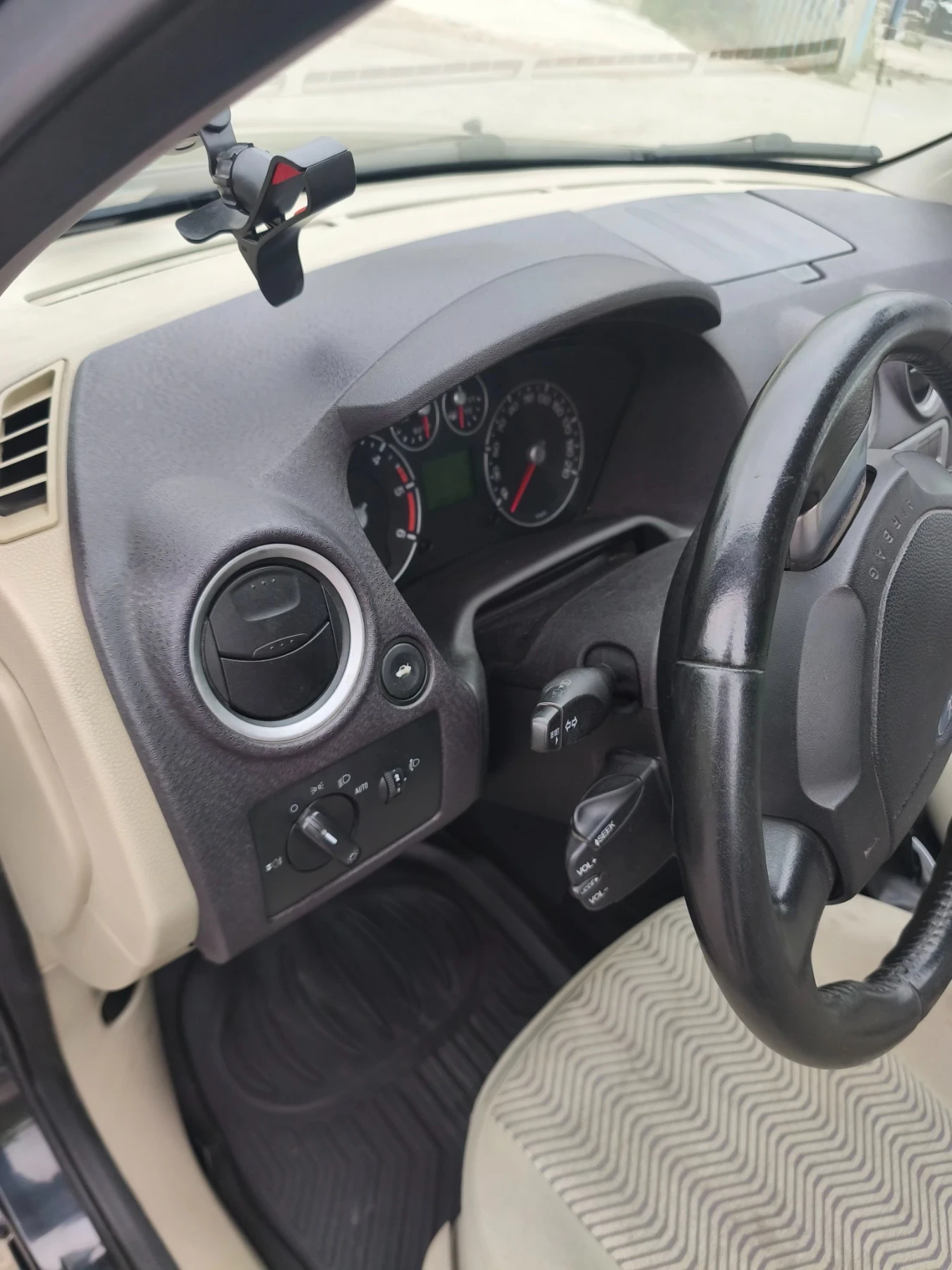 Ford Fusion 1.6 tdci - изображение 10