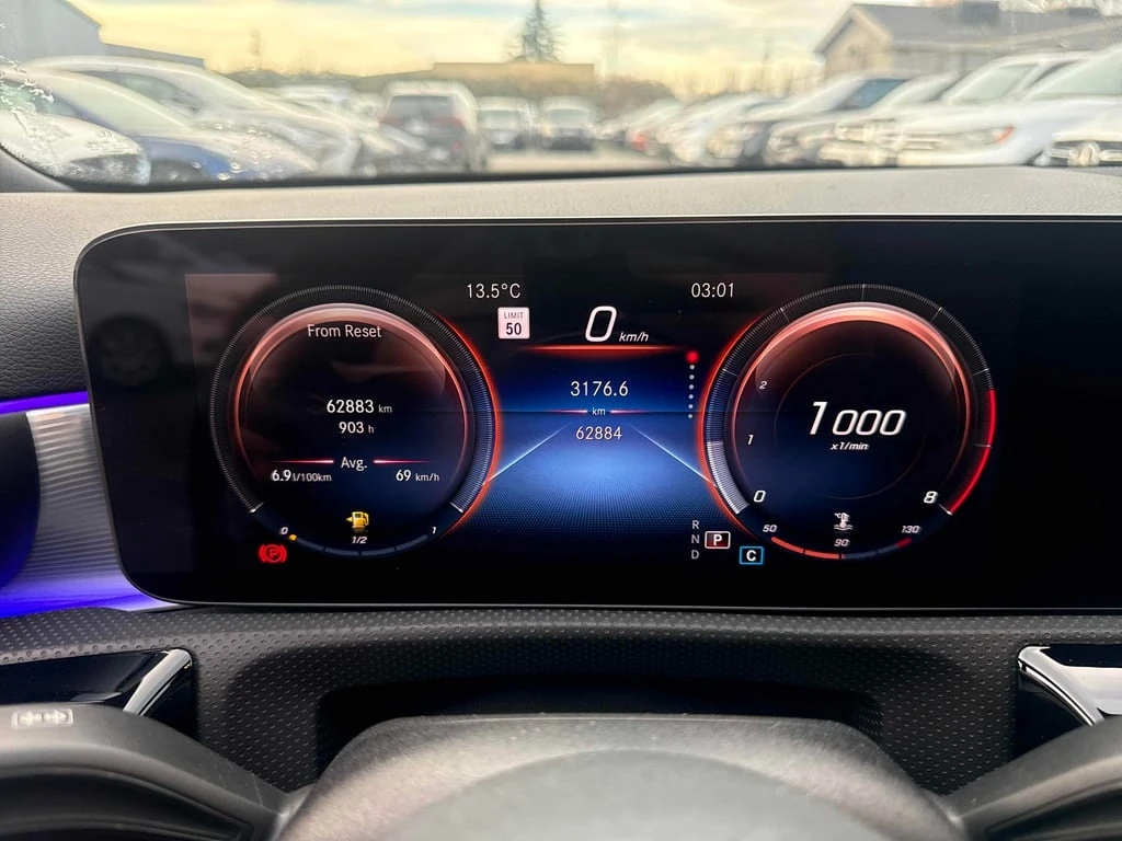 Mercedes-Benz A 220 * 4MATIC Sedan / DISTRONIC / 360 / CARFAX - изображение 8