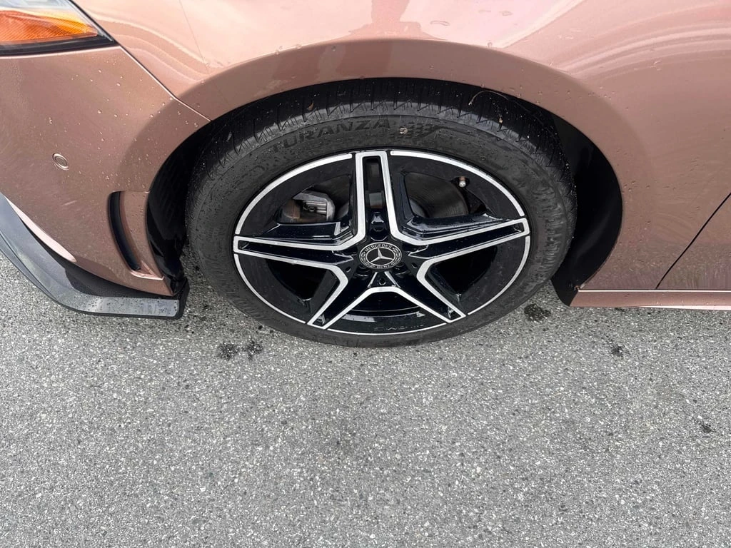 Mercedes-Benz A 220 * 4MATIC Sedan / DISTRONIC / 360 / CARFAX - изображение 6