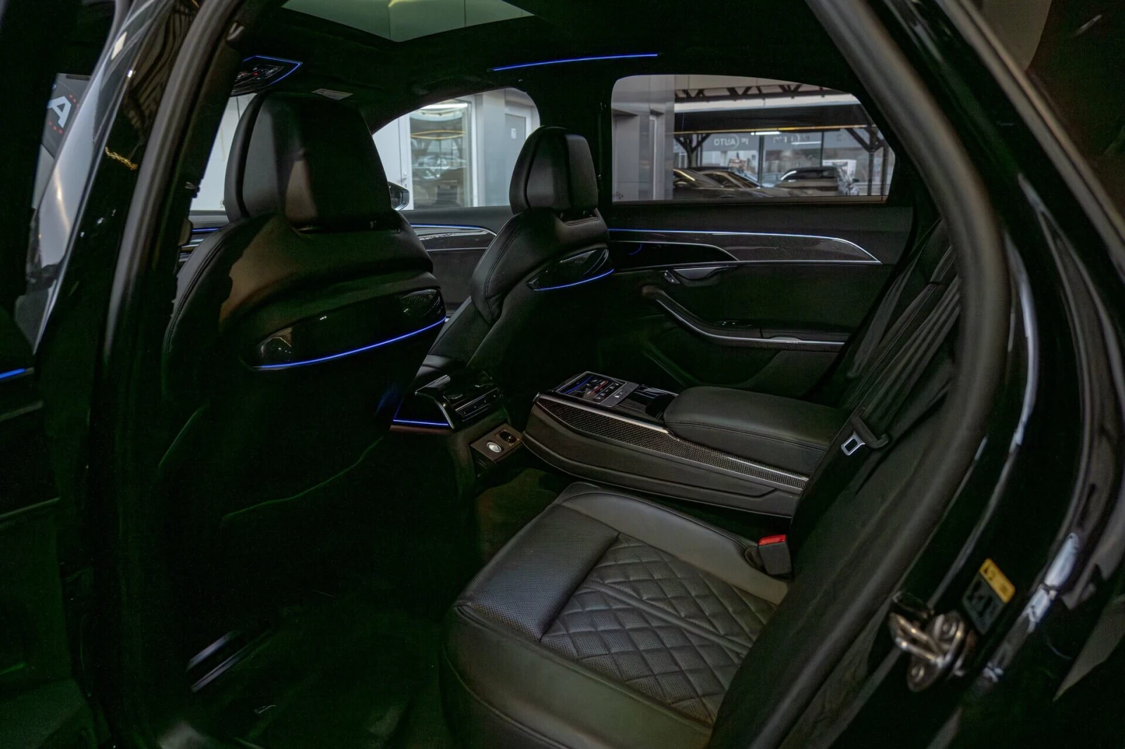 Audi S8 4.0TFSI/Carbon/B&O/Камера 360/HuD/Дистроник/Обдухв, снимка 9 - Автомобили и джипове - 53967079