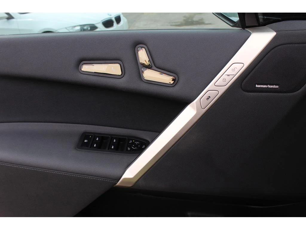 BMW iX M pack* 360* H&K* Carplay* HeadUp* Масаж, снимка 10 - Автомобили и джипове - 54204284