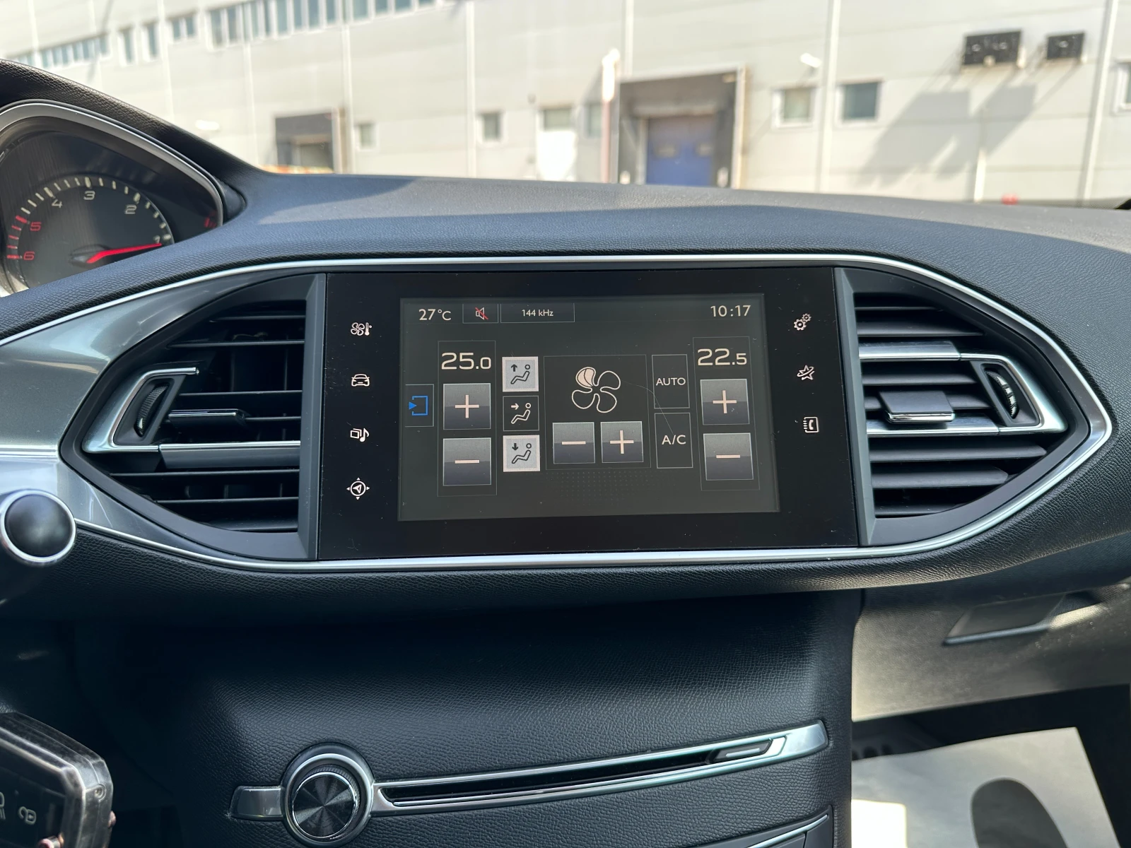 Peugeot 308 2.0hdi, снимка 14 - Автомобили и джипове - 54280179