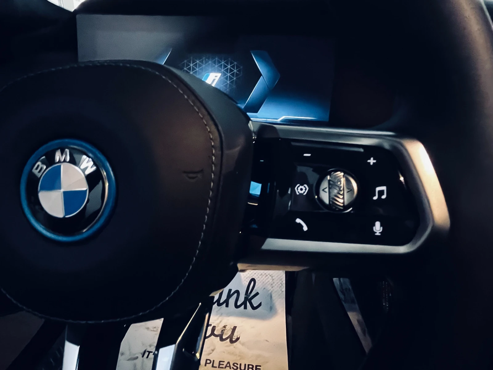 BMW i7 xDrive60| SWAROWSKI| SKY LOUNGE| M PKG| ФИКС ЦЕНА, снимка 11 - Автомобили и джипове - 54343446