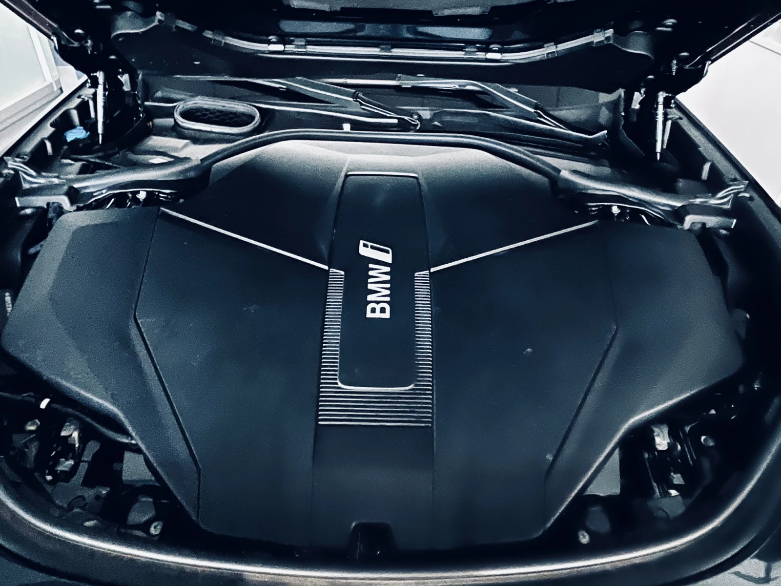 BMW i7 xDrive60| SWAROWSKI| SKY LOUNGE| M PKG| ФИКС ЦЕНА, снимка 6 - Автомобили и джипове - 54343446