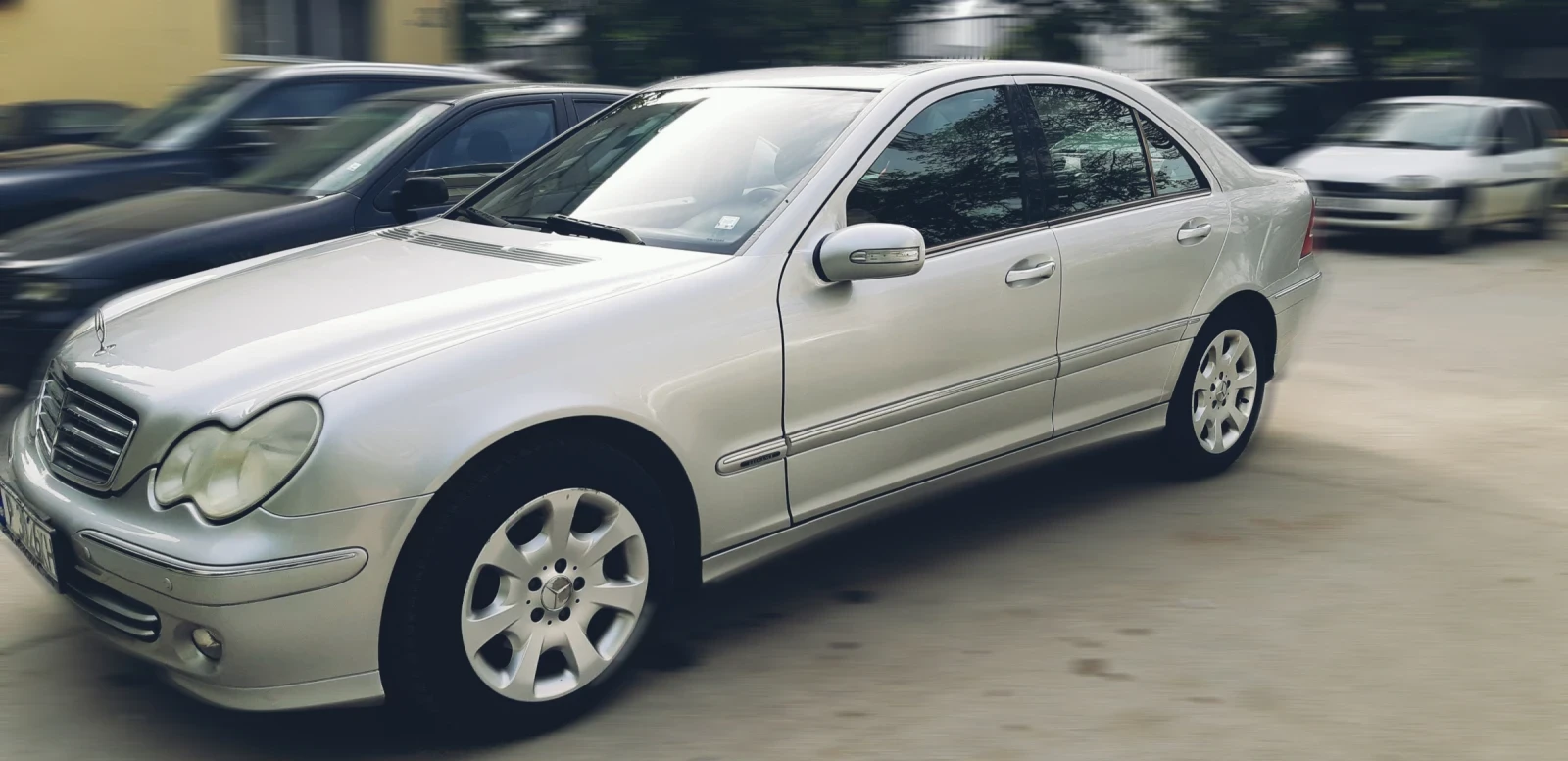 Mercedes-Benz C 220, снимка 4 - Автомобили и джипове - 55166456