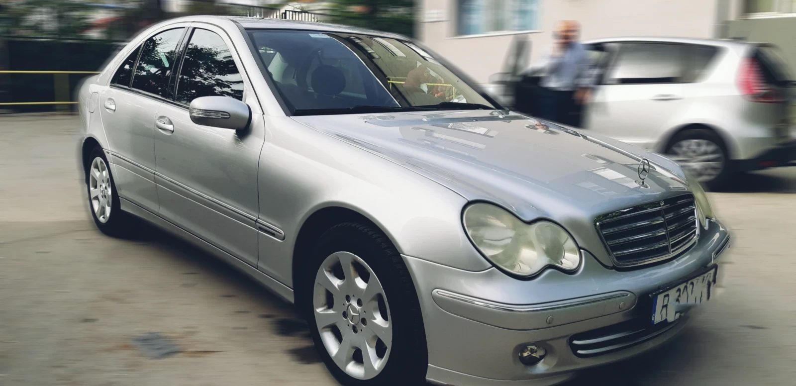 Mercedes-Benz C 220, снимка 3 - Автомобили и джипове - 55166456