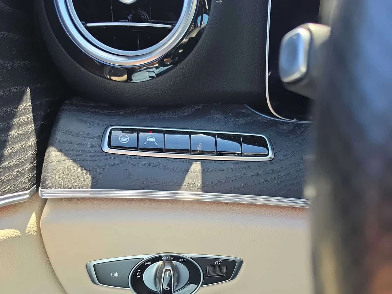 Mercedes-Benz E 400 * CARFAX * BURMESTER * DISTRONIC , снимка 10 - Автомобили и джипове - 55189015