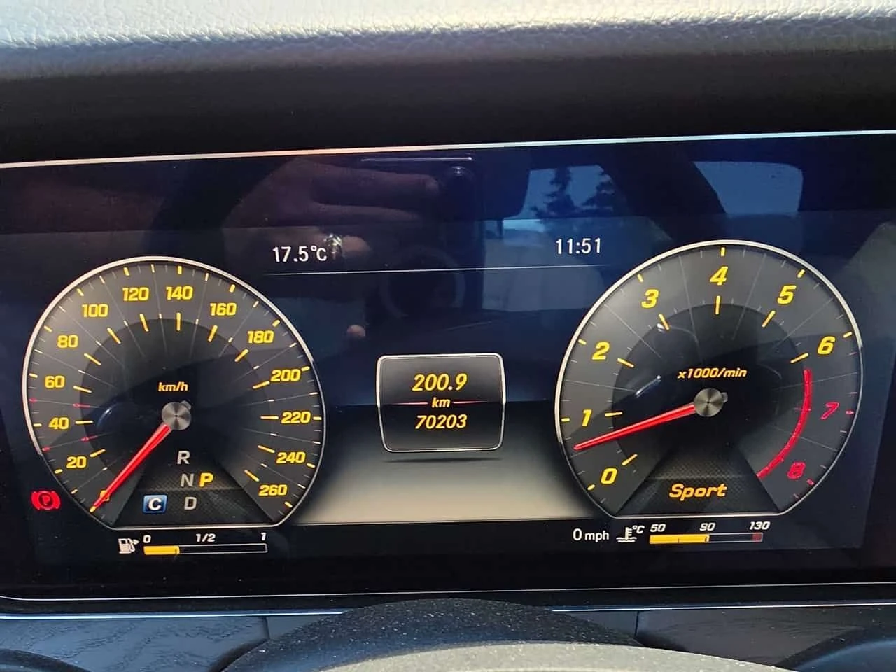 Mercedes-Benz E 400 * CARFAX * BURMESTER * DISTRONIC , снимка 8 - Автомобили и джипове - 55189015