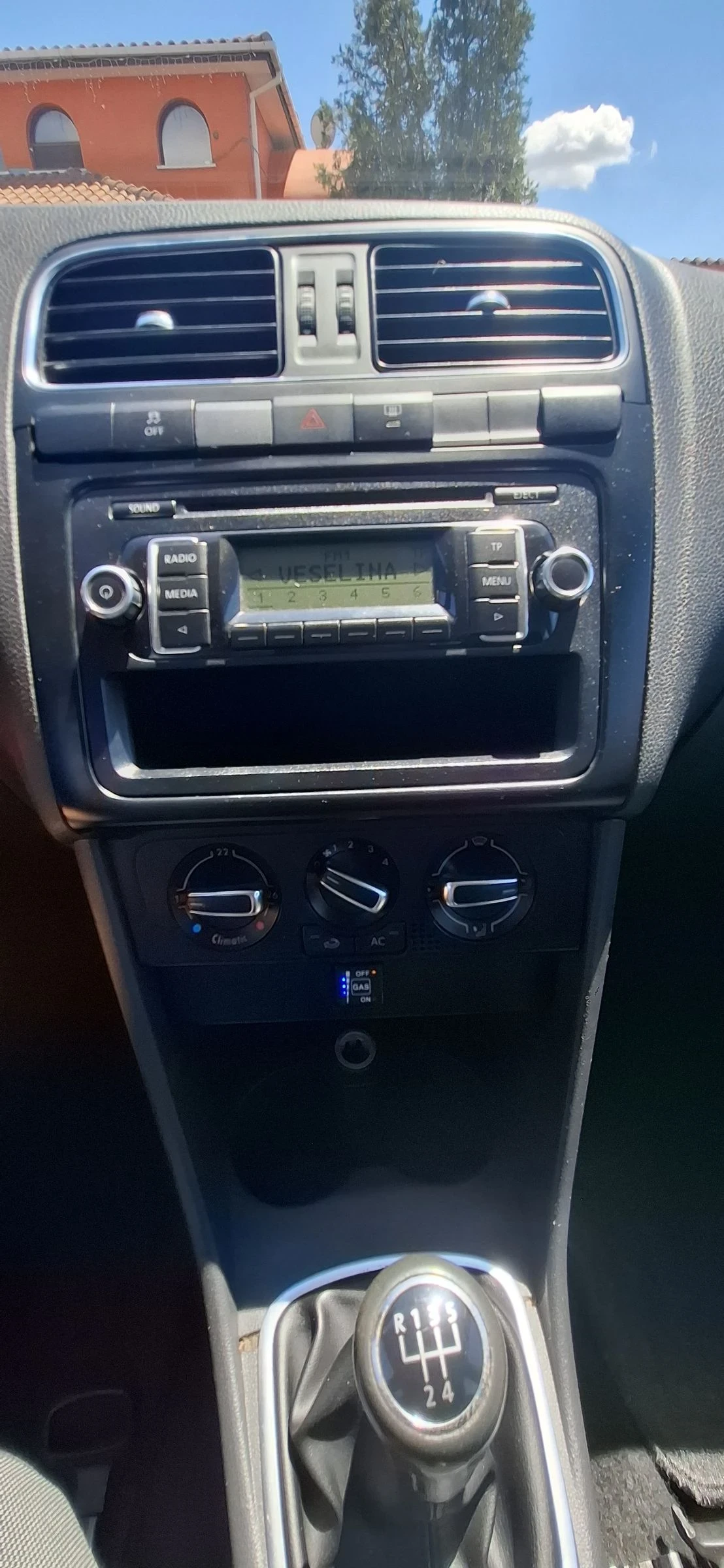 VW Polo, снимка 6 - Автомобили и джипове - 55397275
