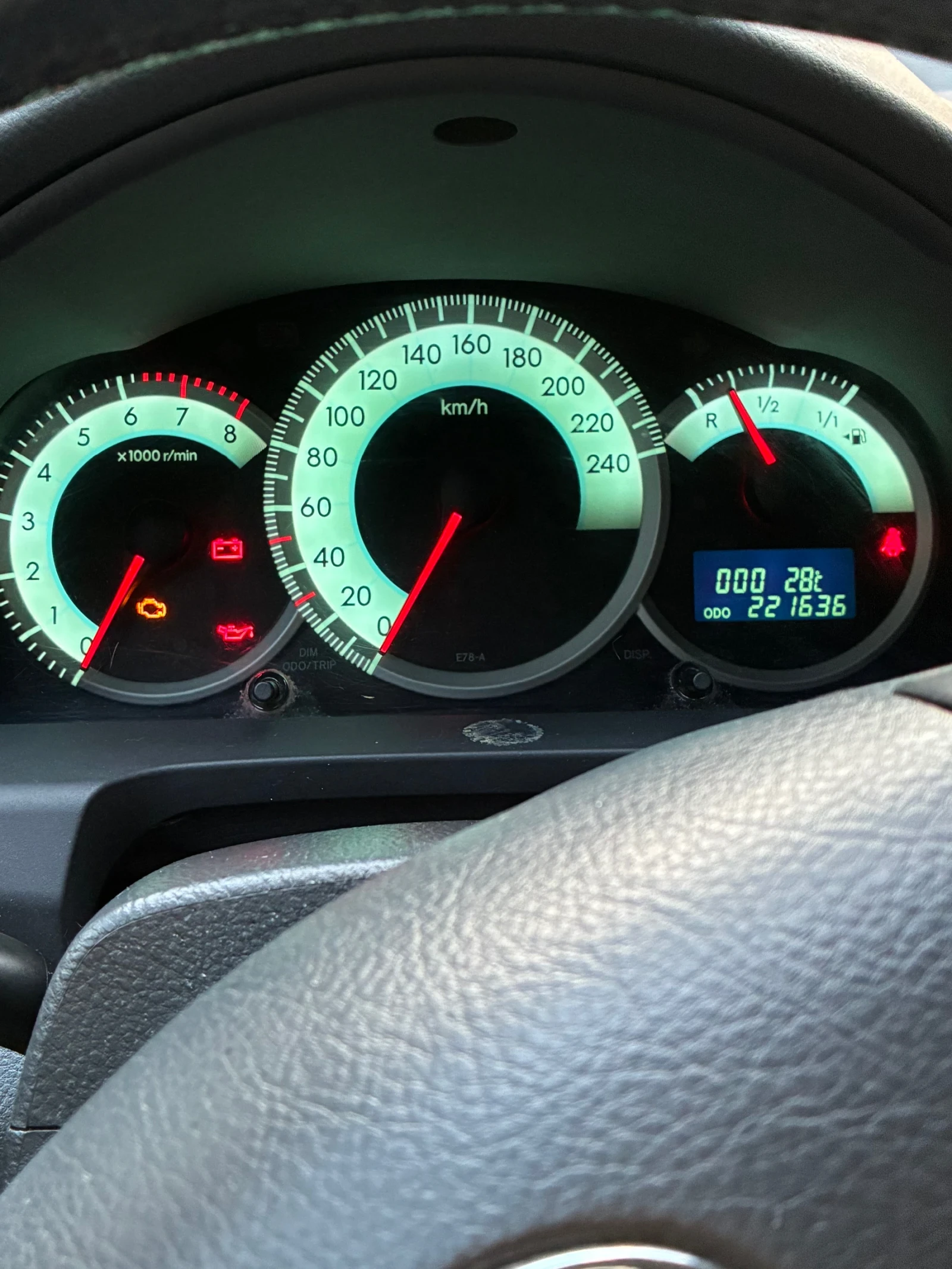 Toyota Corolla verso, снимка 13 - Автомобили и джипове - 55605777