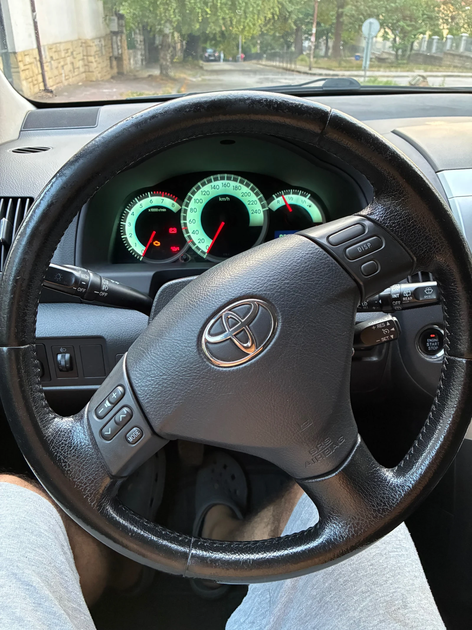Toyota Corolla verso, снимка 14 - Автомобили и джипове - 55605777
