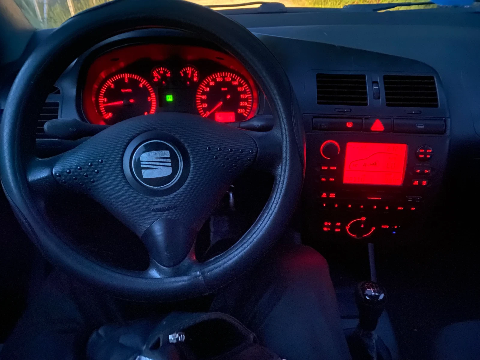 Seat Cordoba 1.9 SDI, снимка 13 - Автомобили и джипове - 55684140