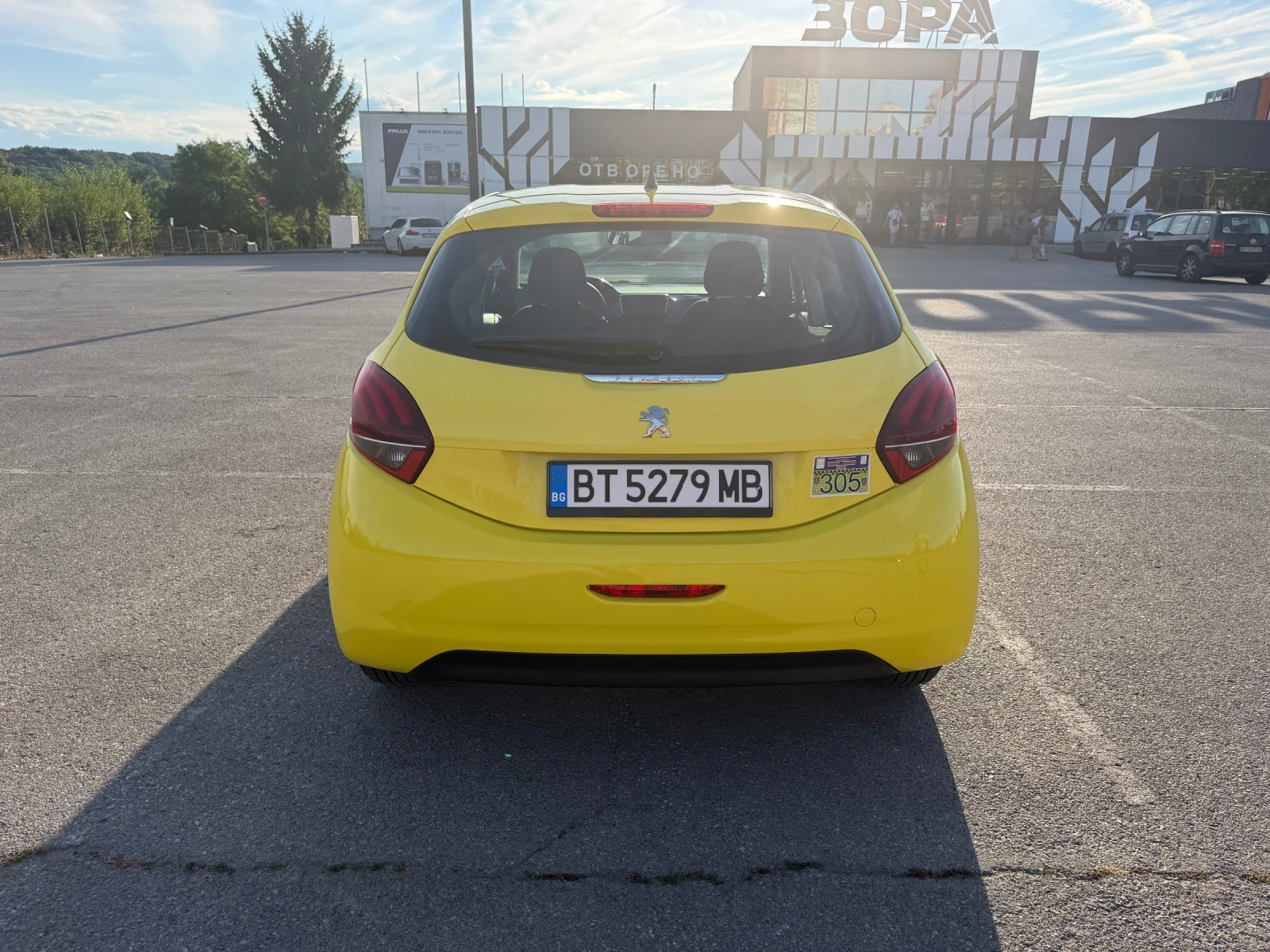 Peugeot 208, снимка 6 - Автомобили и джипове - 56108309