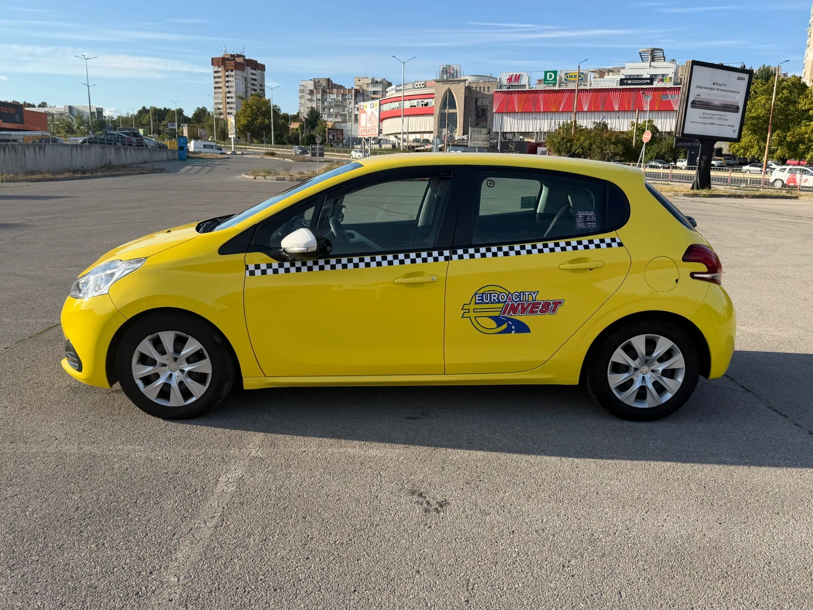 Peugeot 208, снимка 2 - Автомобили и джипове - 56108309