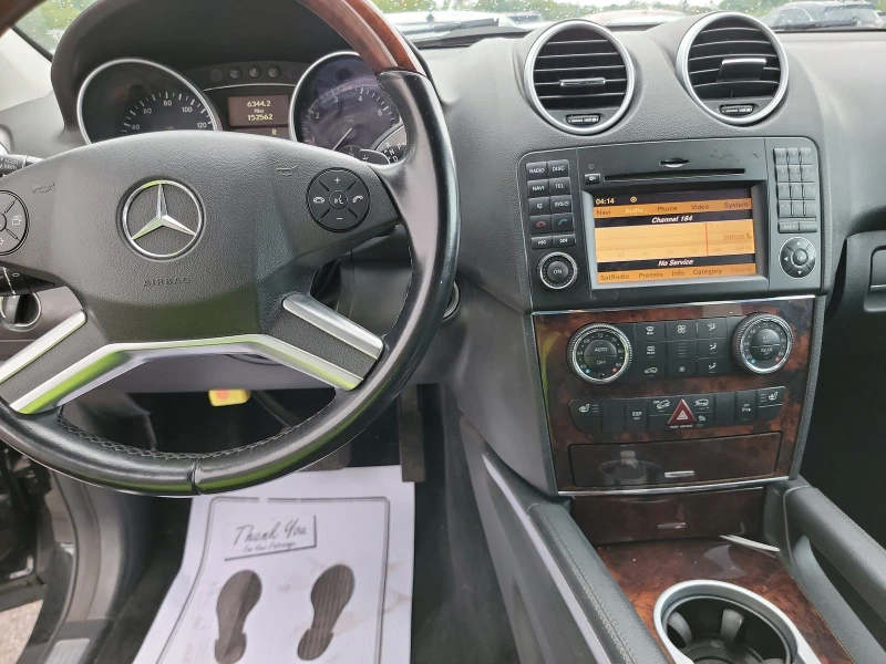 Mercedes-Benz ML 350 перфектен за газ* harman* подгрев* камера* keyless, снимка 8 - Автомобили и джипове - 47776751