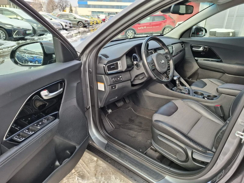 Kia Niro 1.6 HEV, снимка 9 - Автомобили и джипове - 49181408