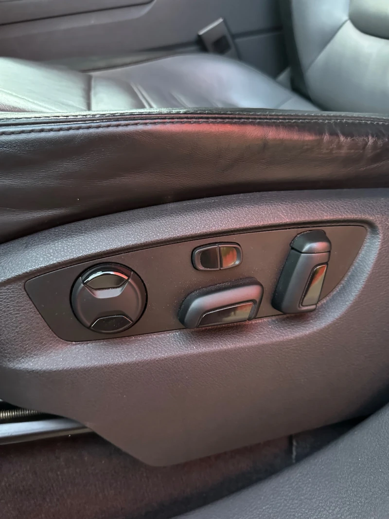 VW Touareg, снимка 14 - Автомобили и джипове - 52596456