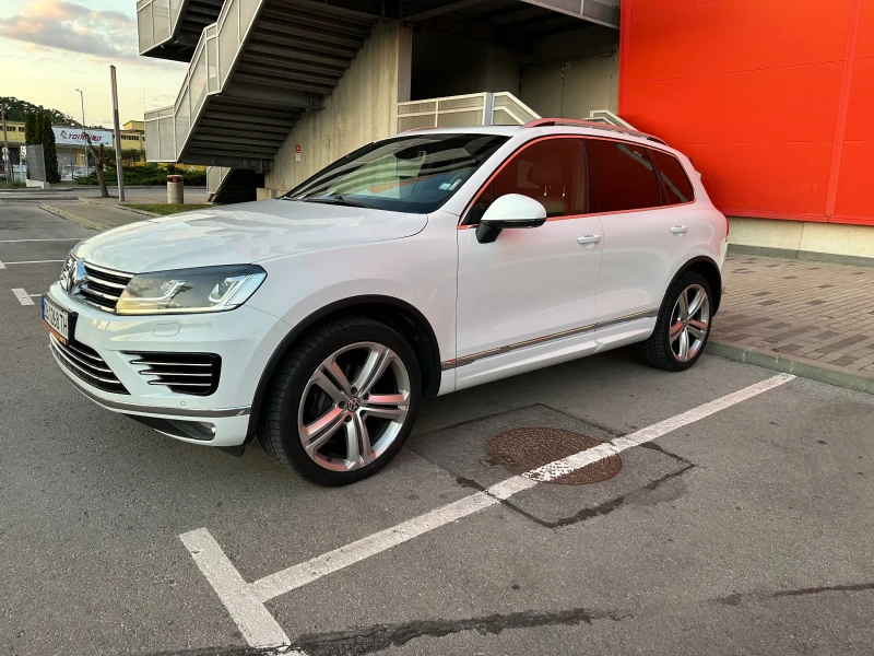 VW Touareg, снимка 3 - Автомобили и джипове - 52596456