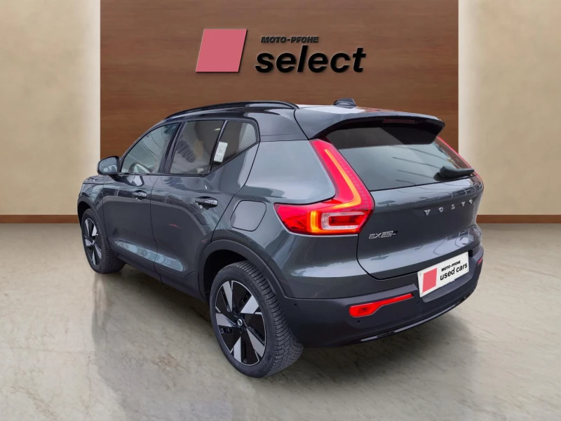 Volvo EX40 2, снимка 4 - Автомобили и джипове - 53136420