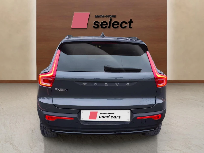 Volvo EX40 2, снимка 3 - Автомобили и джипове - 53136420