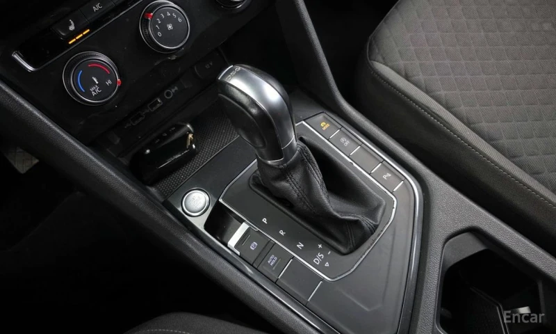 VW Tiguan, снимка 9 - Автомобили и джипове - 53375352