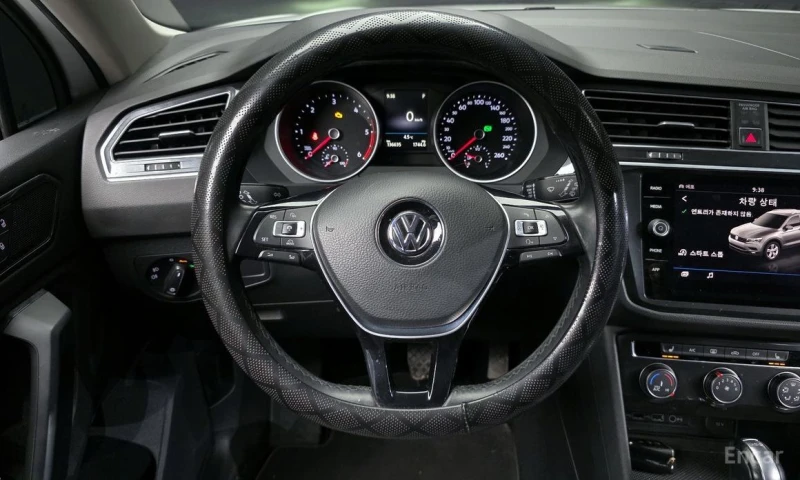 VW Tiguan, снимка 13 - Автомобили и джипове - 53375352