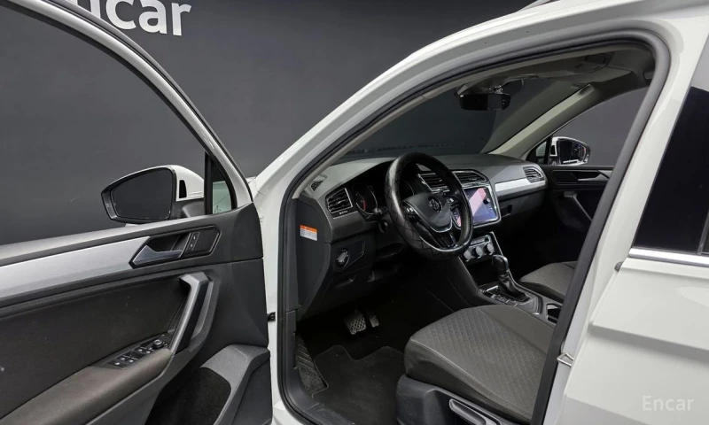 VW Tiguan, снимка 10 - Автомобили и джипове - 53375352