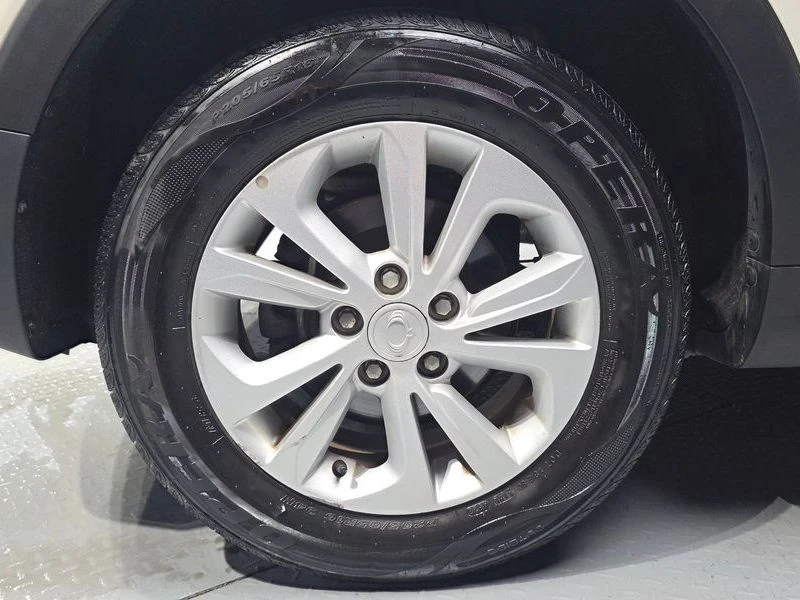 SsangYong Tivoli 1.5 175950 Automatic, снимка 5 - Автомобили и джипове - 55749405
