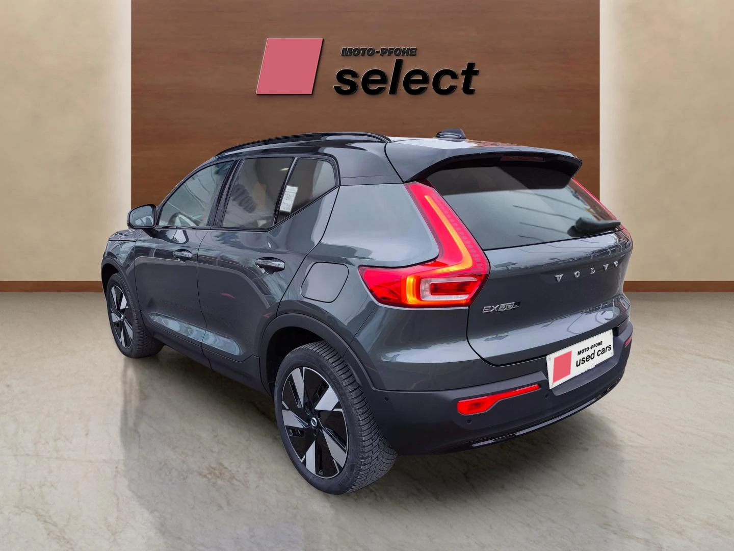 Volvo EX40 2 - изображение 4