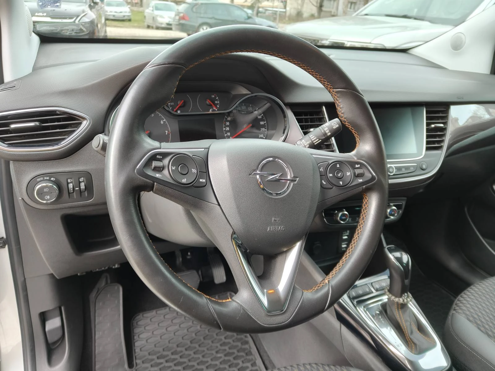 Opel Crossland X, снимка 13 - Автомобили и джипове - 53726765