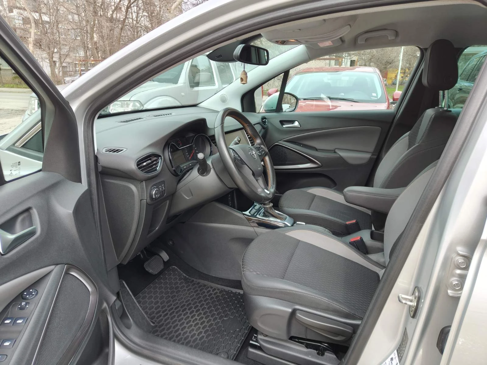 Opel Crossland X, снимка 12 - Автомобили и джипове - 53726765