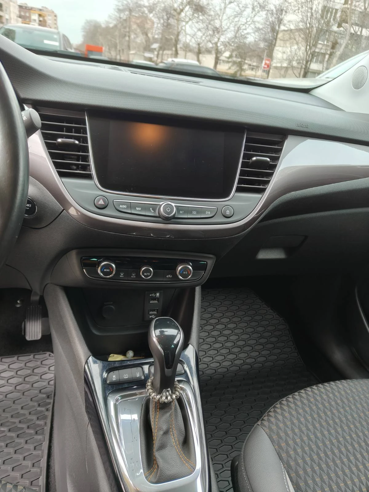 Opel Crossland X, снимка 15 - Автомобили и джипове - 53726765