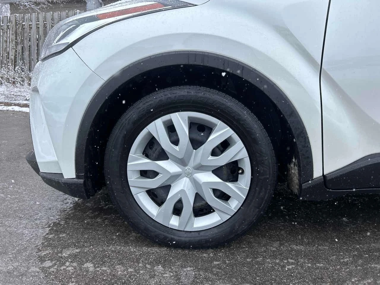 Toyota C-HR * FWD * CARFAX * БЕЗ ПЪРВОНАЧАЛНА ВНОСКА, снимка 7 - Автомобили и джипове - 53845746