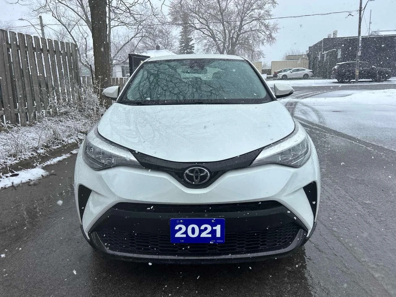 Toyota C-HR * FWD * CARFAX * БЕЗ ПЪРВОНАЧАЛНА ВНОСКА, снимка 6 - Автомобили и джипове - 53845746