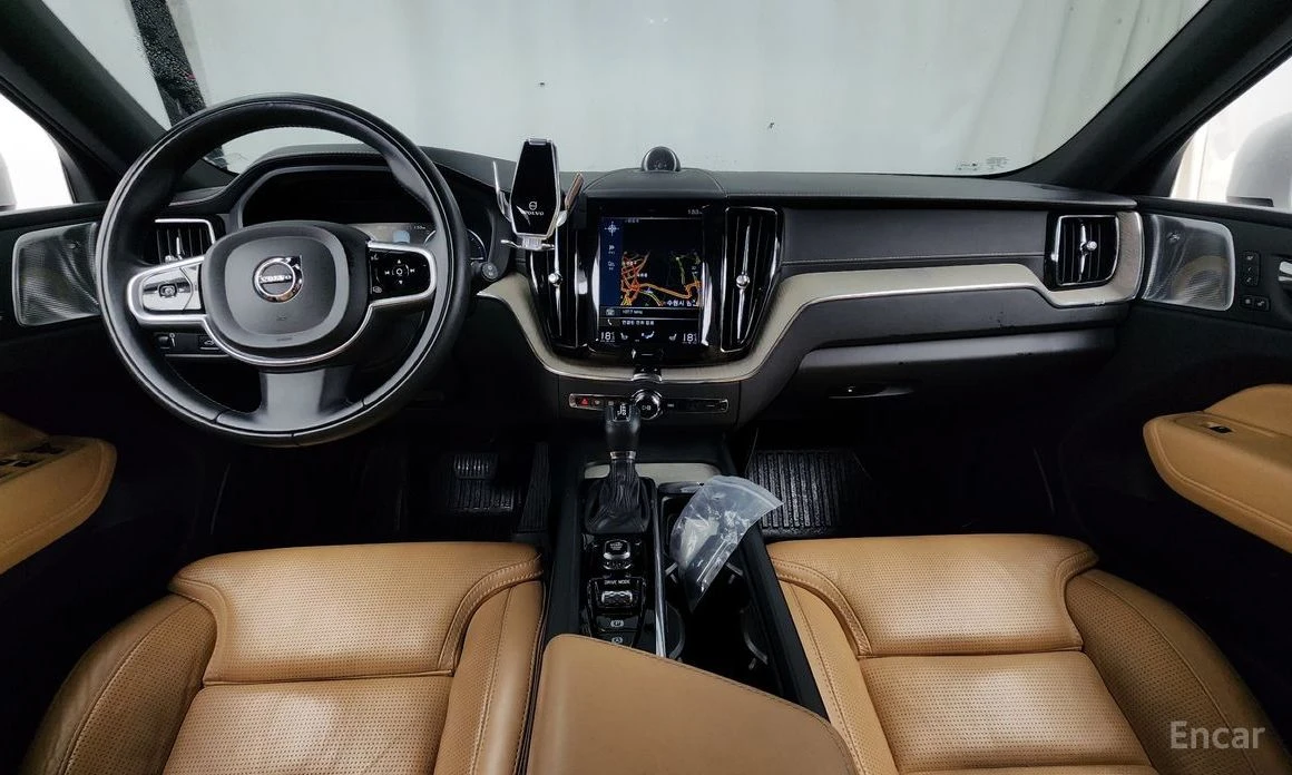 Volvo XC60 Т6 INSCRIPTION* PANO* ОБДУХВАНЕ* КОЖА* НАВИ* ПОДГР, снимка 6 - Автомобили и джипове - 54168774