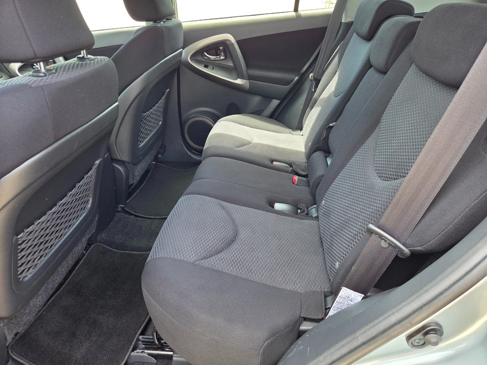 Toyota Rav4 2.0 152k.c 4WD Linea Sol Швейцария      , снимка 10 - Автомобили и джипове - 54454844