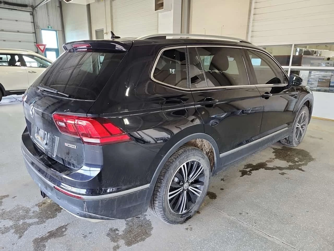 VW Tiguan HIGHLINE| ПОДГРЕВИ| ПАНОРАМА| ПАМЕТ| CARFAX, снимка 3 - Автомобили и джипове - 54567738