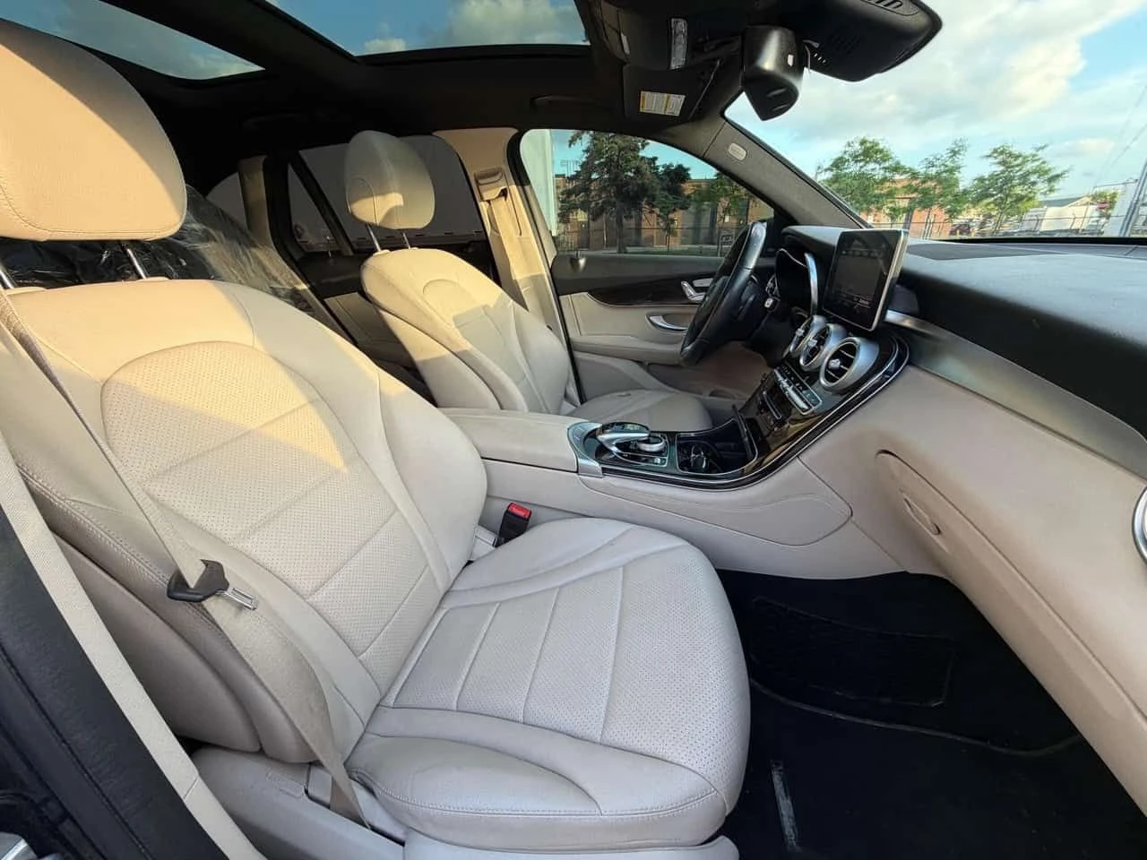 Mercedes-Benz GLC 300 * ПАНОРАМА* КАМЕРА* ПДОГРЕВ* , снимка 12 - Автомобили и джипове - 54863596