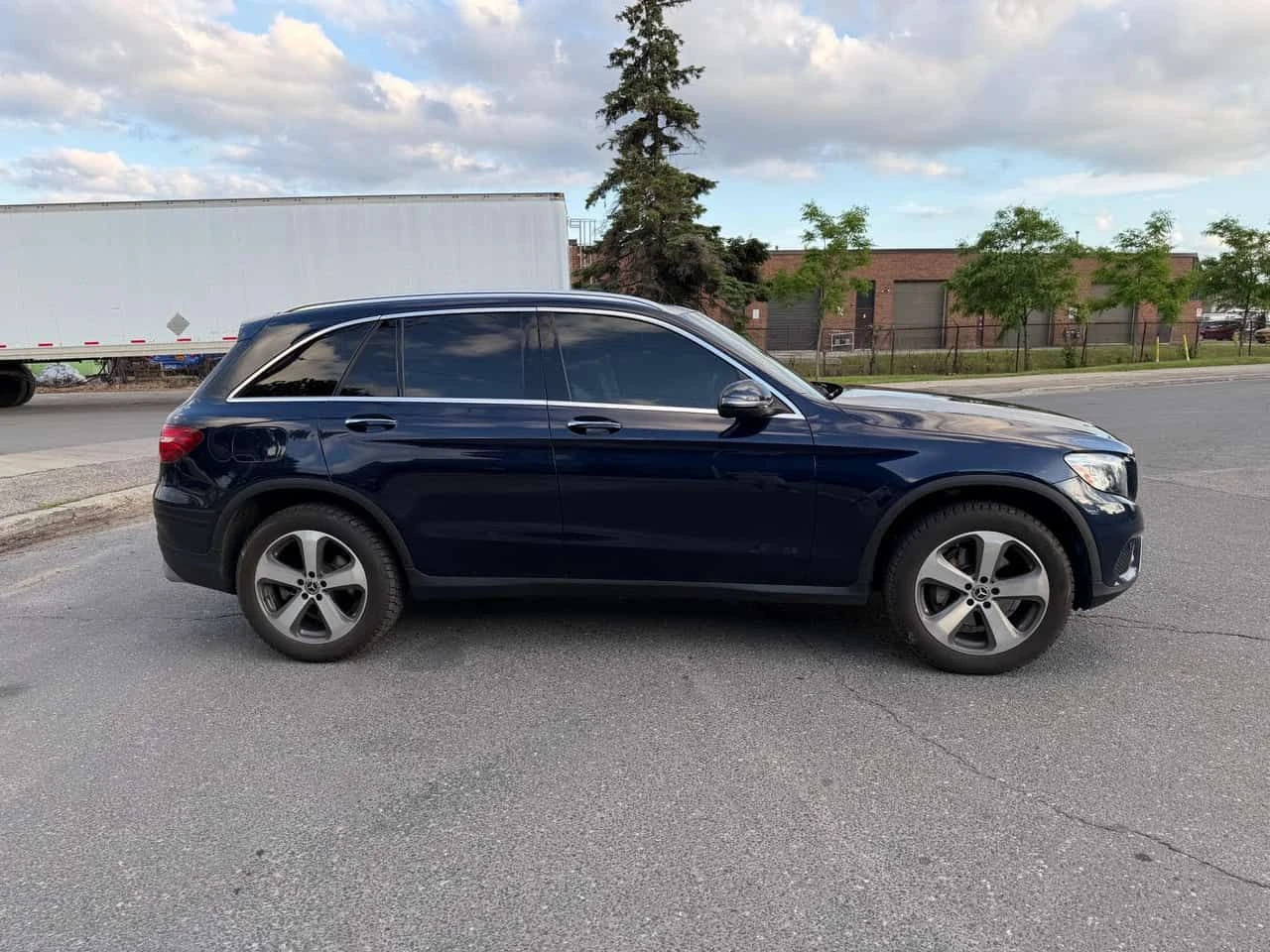 Mercedes-Benz GLC 300 * ПАНОРАМА* КАМЕРА* ПДОГРЕВ* , снимка 5 - Автомобили и джипове - 54863596