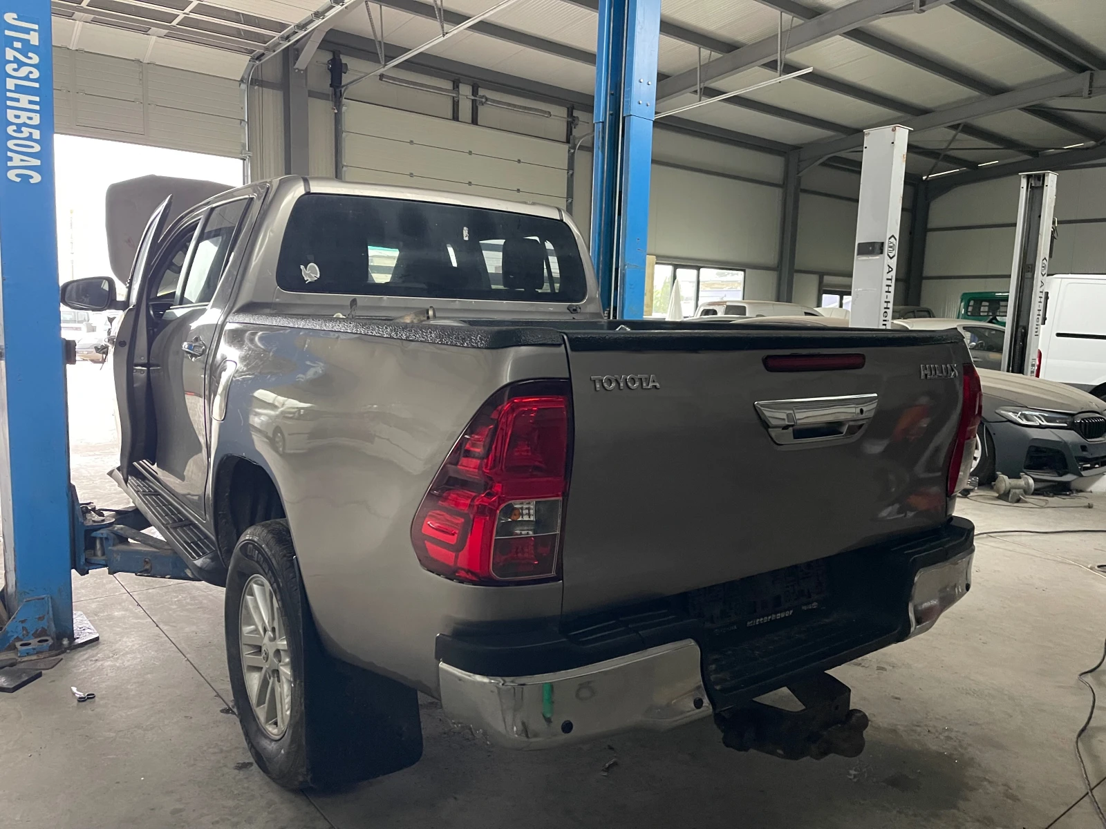 Toyota Hilux Автомат катастрофирал, снимка 2 - Автомобили и джипове - 55141148